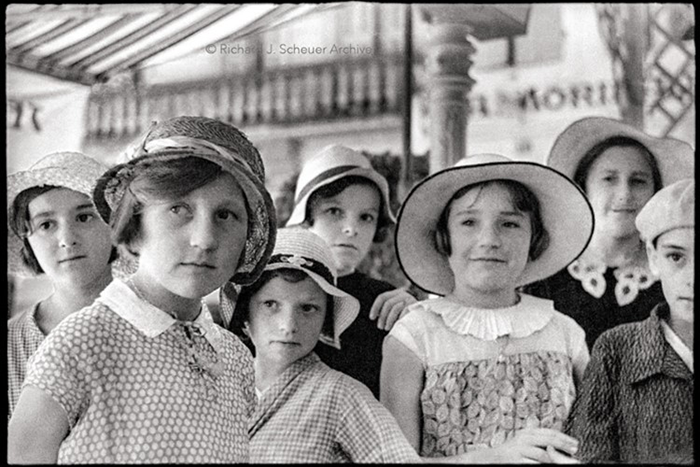 Girls in hats, France